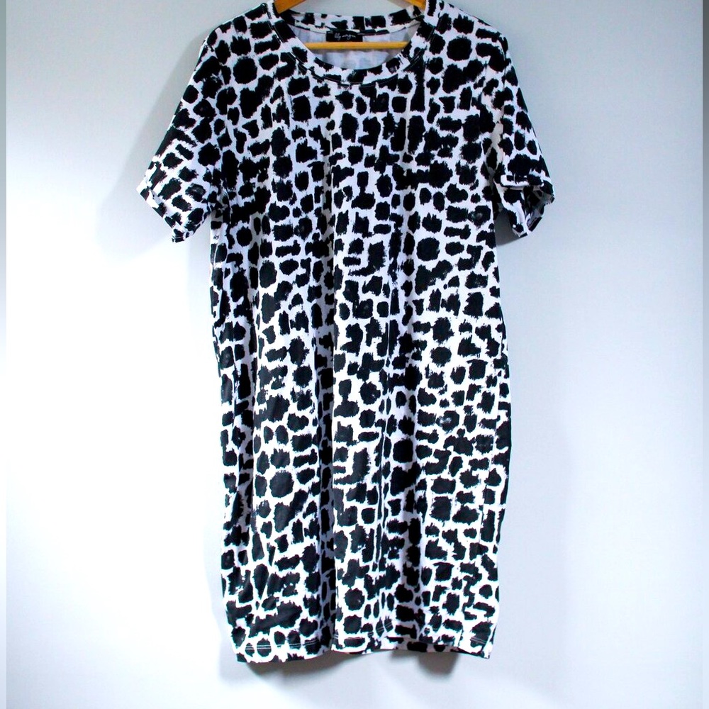 NWOT Lily Morgan Snow Leopard T Shirt Dress